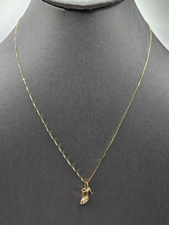 14k Gold Chain w/pendant - Shoe